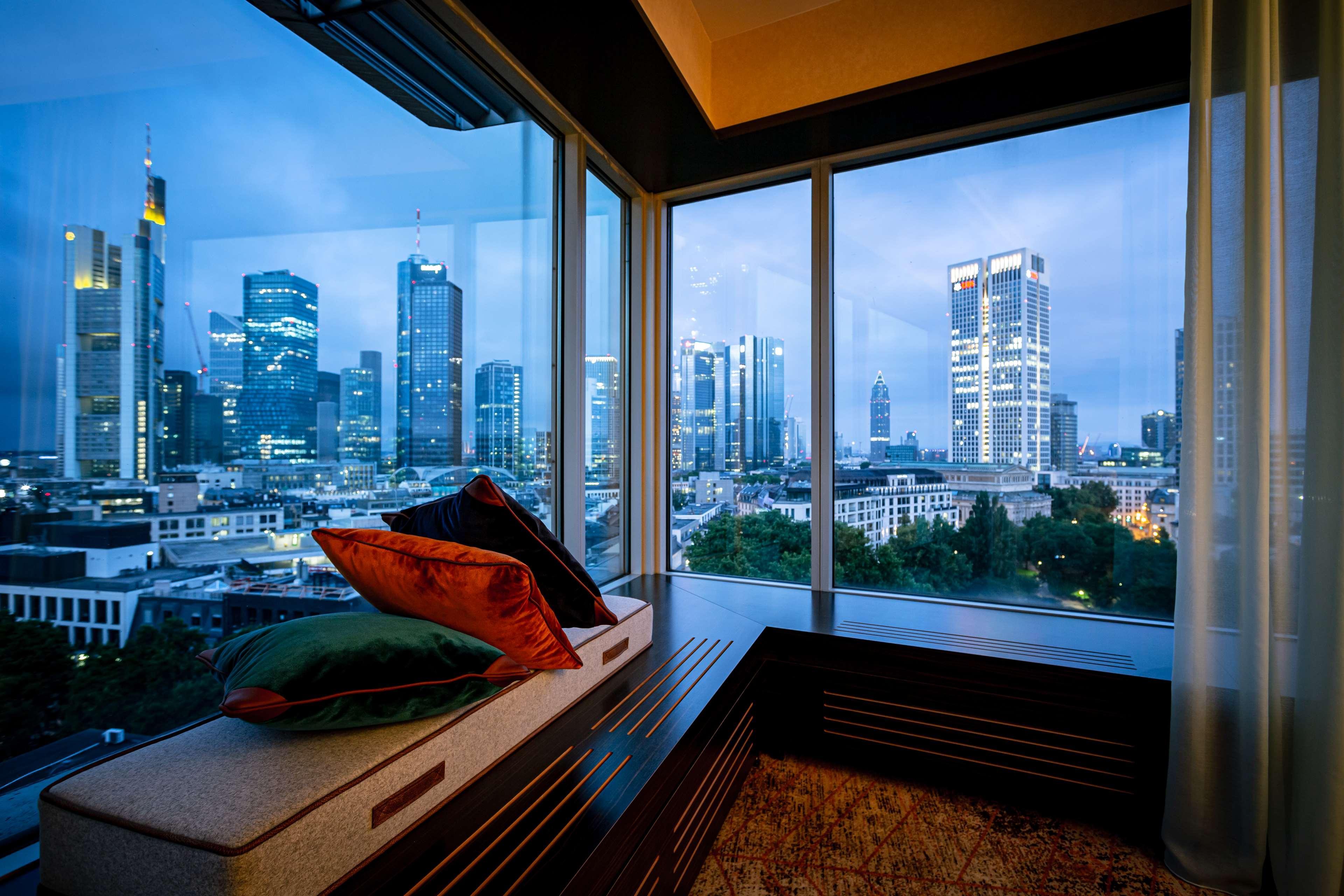 Hilton Frankfurt City Centre Fráncfort del Meno Exterior foto View from a suite at the Mandarin Oriental, Bangkok
