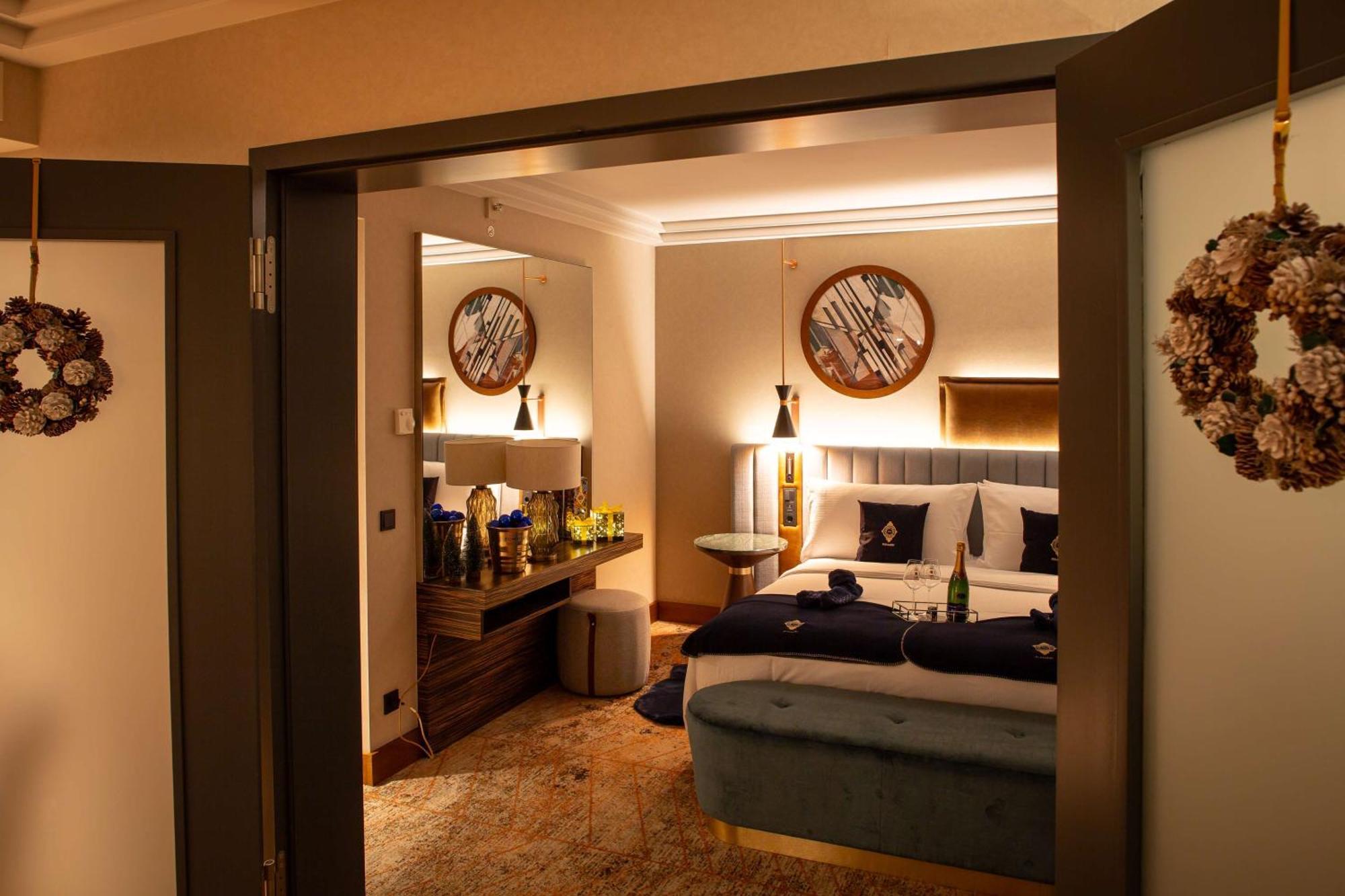 Hilton Frankfurt City Centre Fráncfort del Meno Exterior foto A bedroom at the hotel